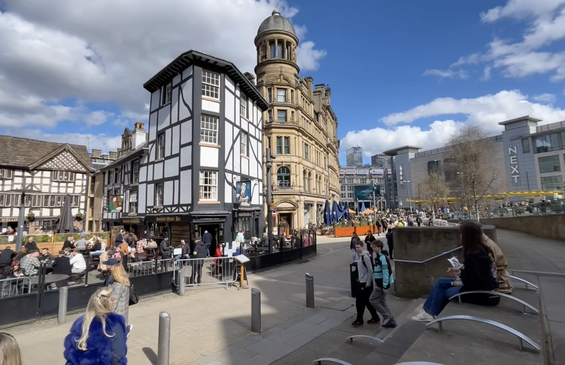 Manchester, de brique et de verre • Manchester, la ciudad de ladrillo y de vidro