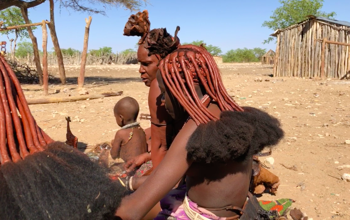 Namibie : le corps des Himbas/El cuerpo de las Himbas