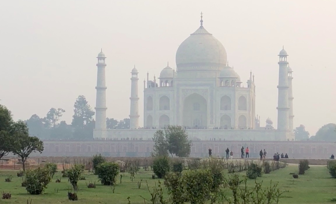 Inde : manque de pot pour le Taj ! / El Taj en la niebla