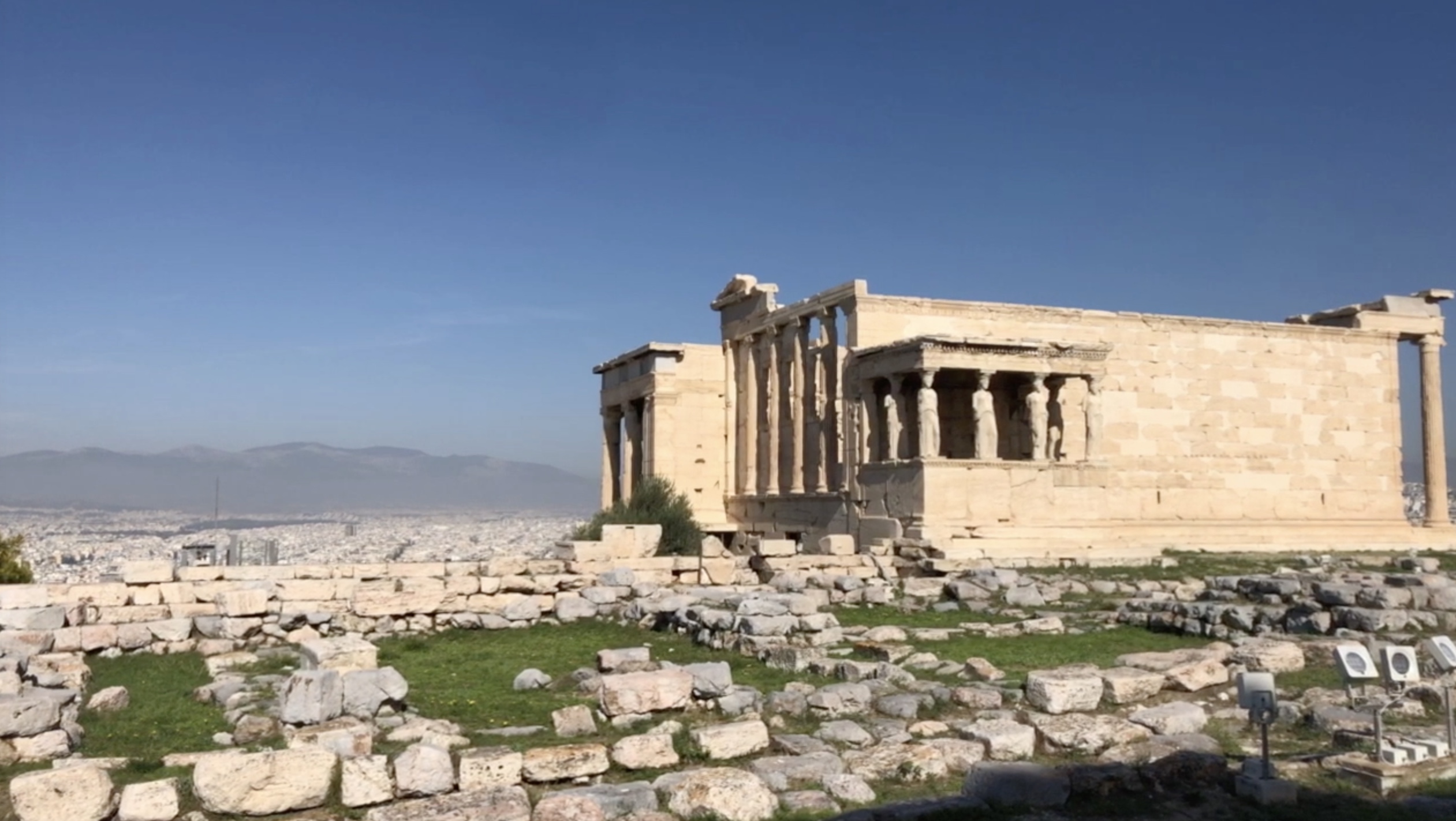 A Athènes, avec les dieux de l&rsquo;Olympe • En Atenas, con los dioses de l&rsquo;Olympia