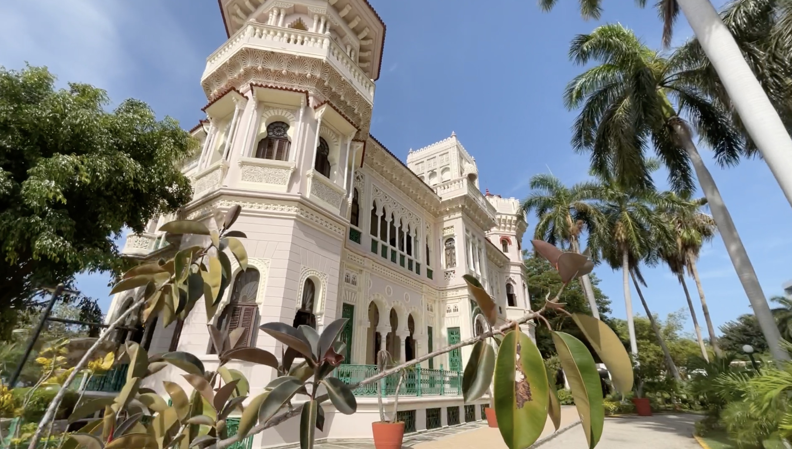 A Cienfuegos, des célébrations révolutionnaires • Las revolucionarias celebraciones en Cienfuegos