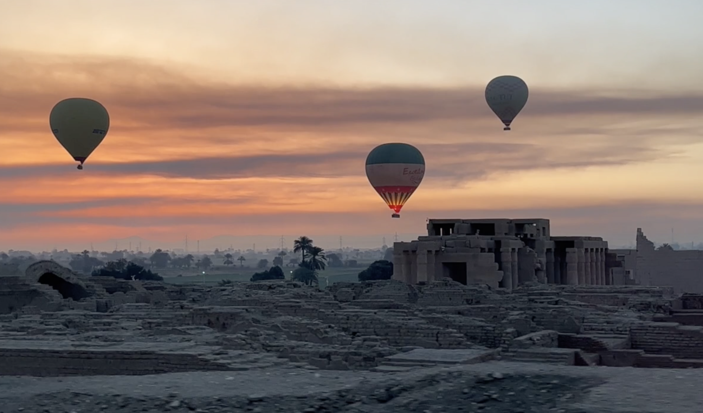 L&rsquo;Egypte à tombeaux ouverts • Las tumbas de Egipto