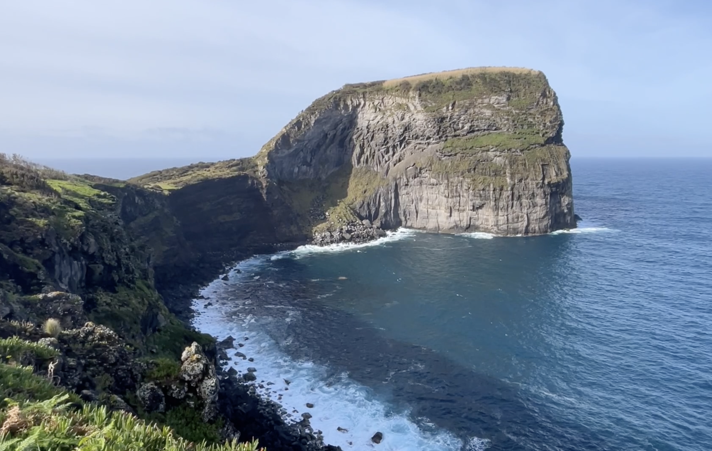 Açores : les possibilités de deux îles • Azores: las posibilidades de dos islas