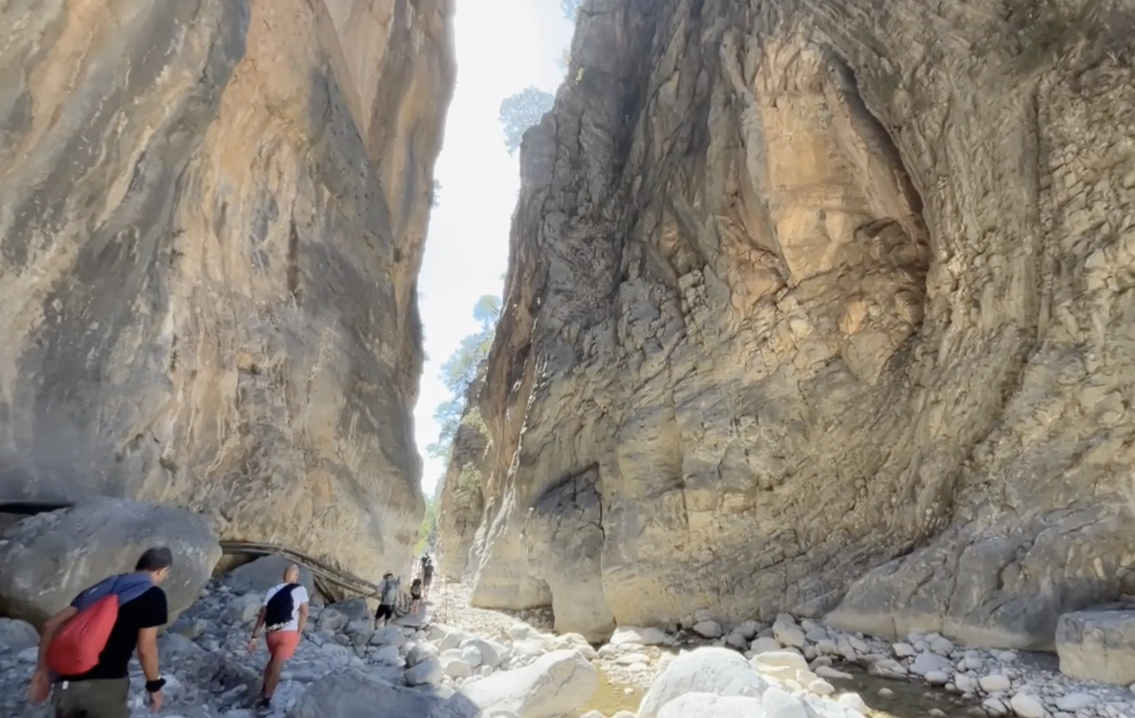 Les côtes sauvages de la Crête • Las costas de Creta