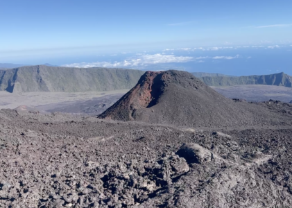 A la Réunion, le Piton se réveille encore et encore… • En La Reunión, el Piton nunca deja de despertar…